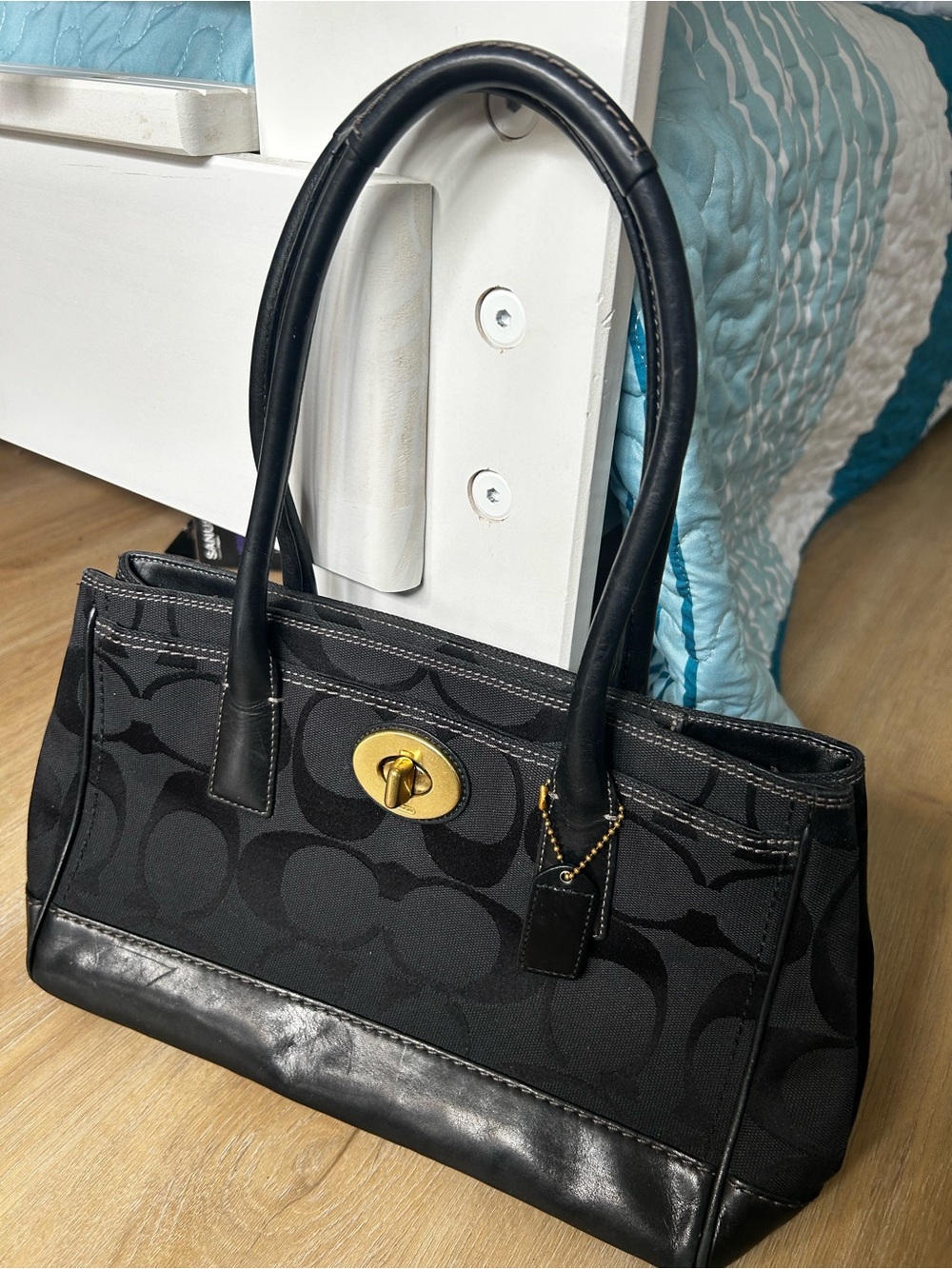 Coach Hamptons Signature Turnlock Medium Carryall Tote Bag